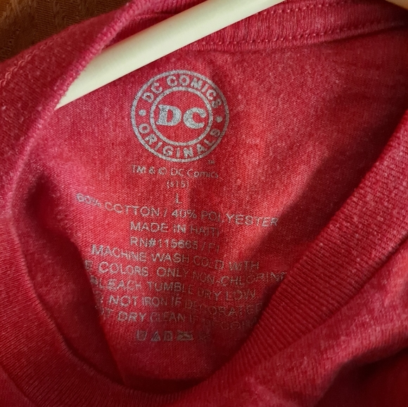 DC Comics Flash TShirt, Large - Picture 3 of 3